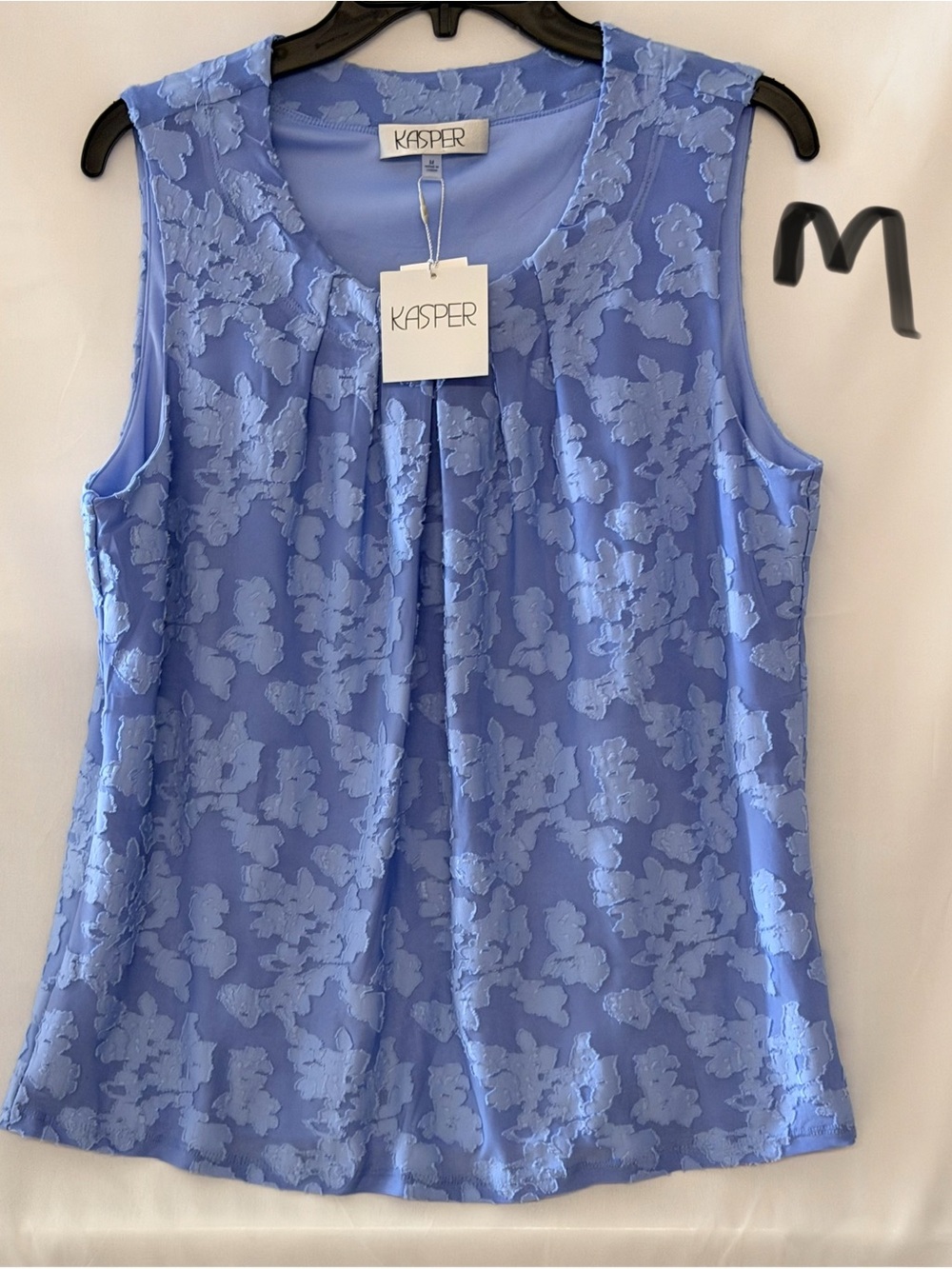 Kasper Light Periwinkle Textured Floral Sleeveless Shell